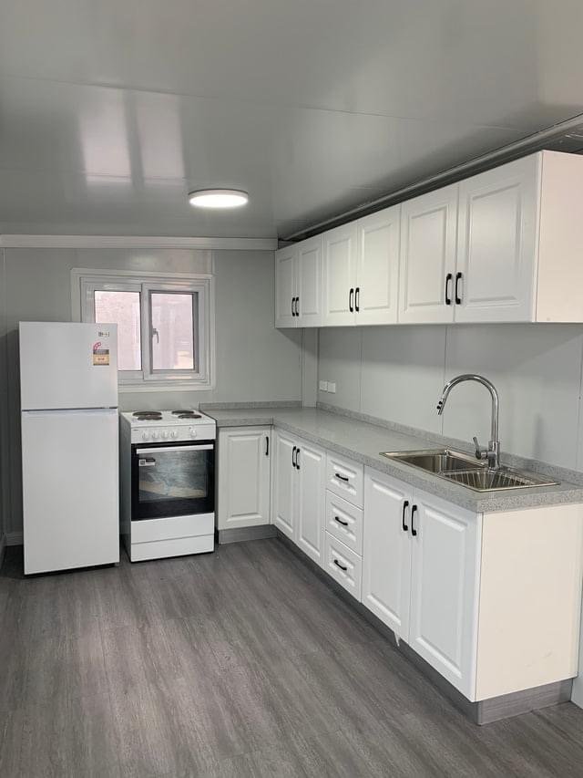 H5a2a4d4d558340c0800799cc22ee5ff2d Security 20Ft Prefab Luxury Mobile Expandable Container House – 2 Bedroom – Finish in Just 1 Day